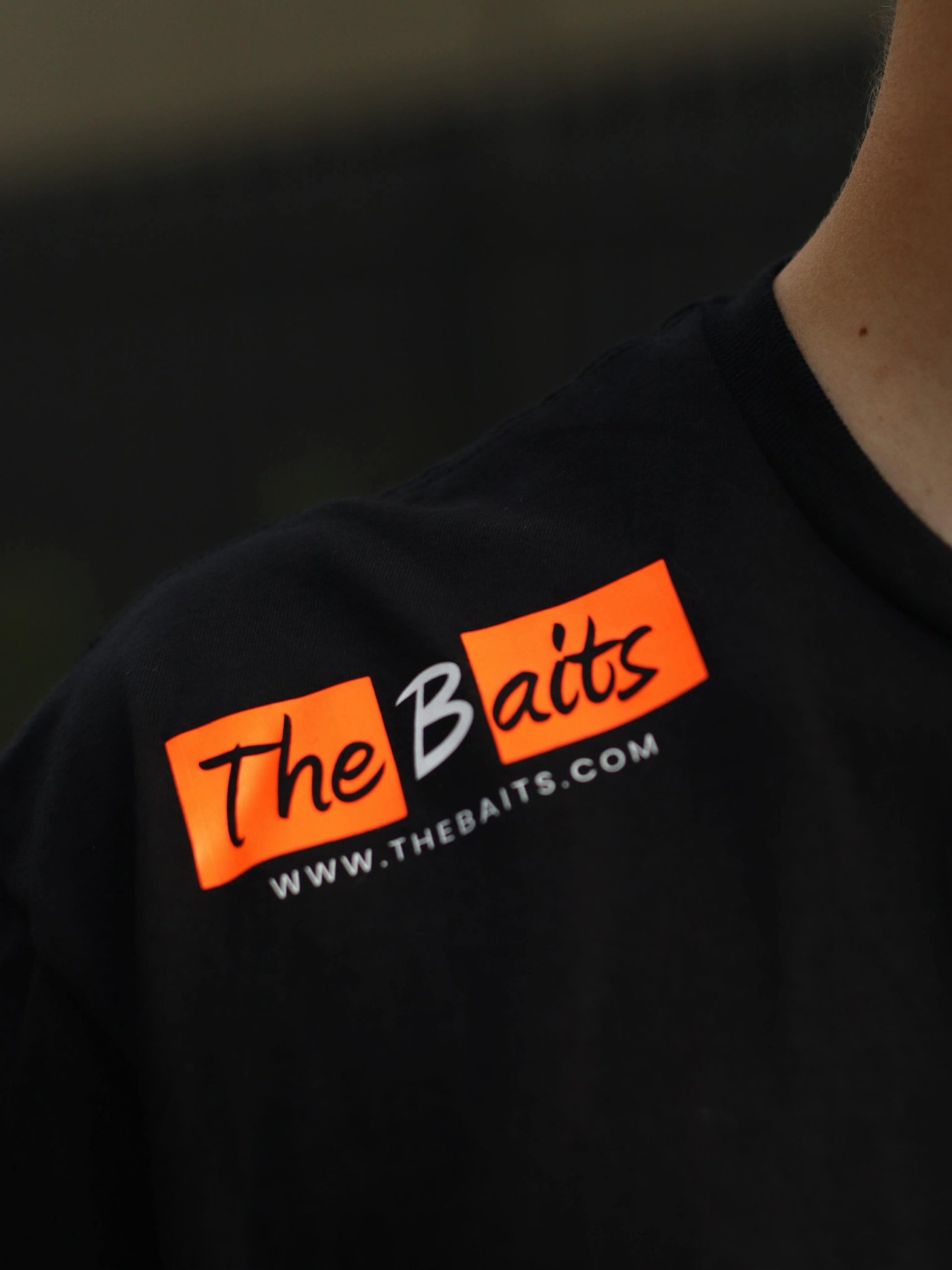 The Baits - T-shirt met schouderlogo - Afbeelding 2